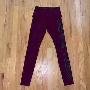 Small Maroon leggings from pink